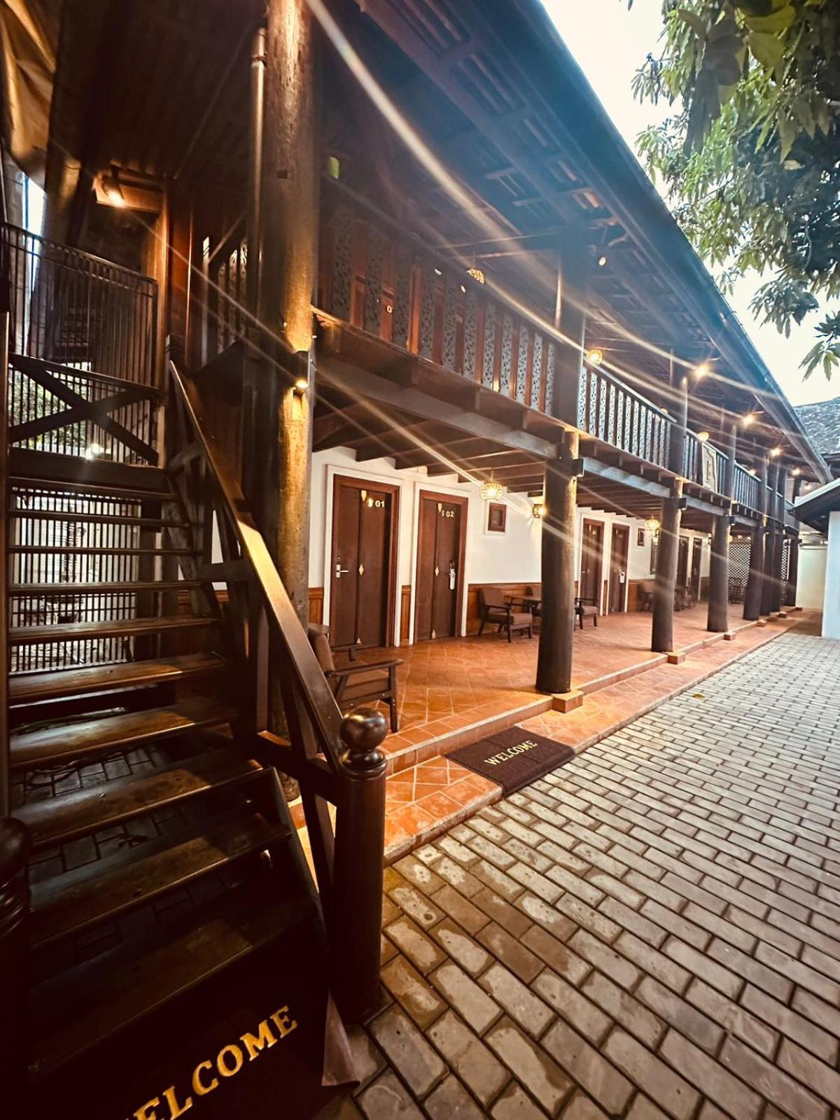 Downtown Hotel Luang Prabang Ngoại thất bức ảnh